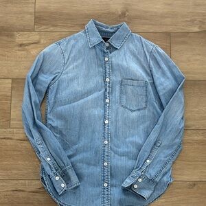 J. Crew Light Blue Casual denim Button Down Shirt woman’s size 0